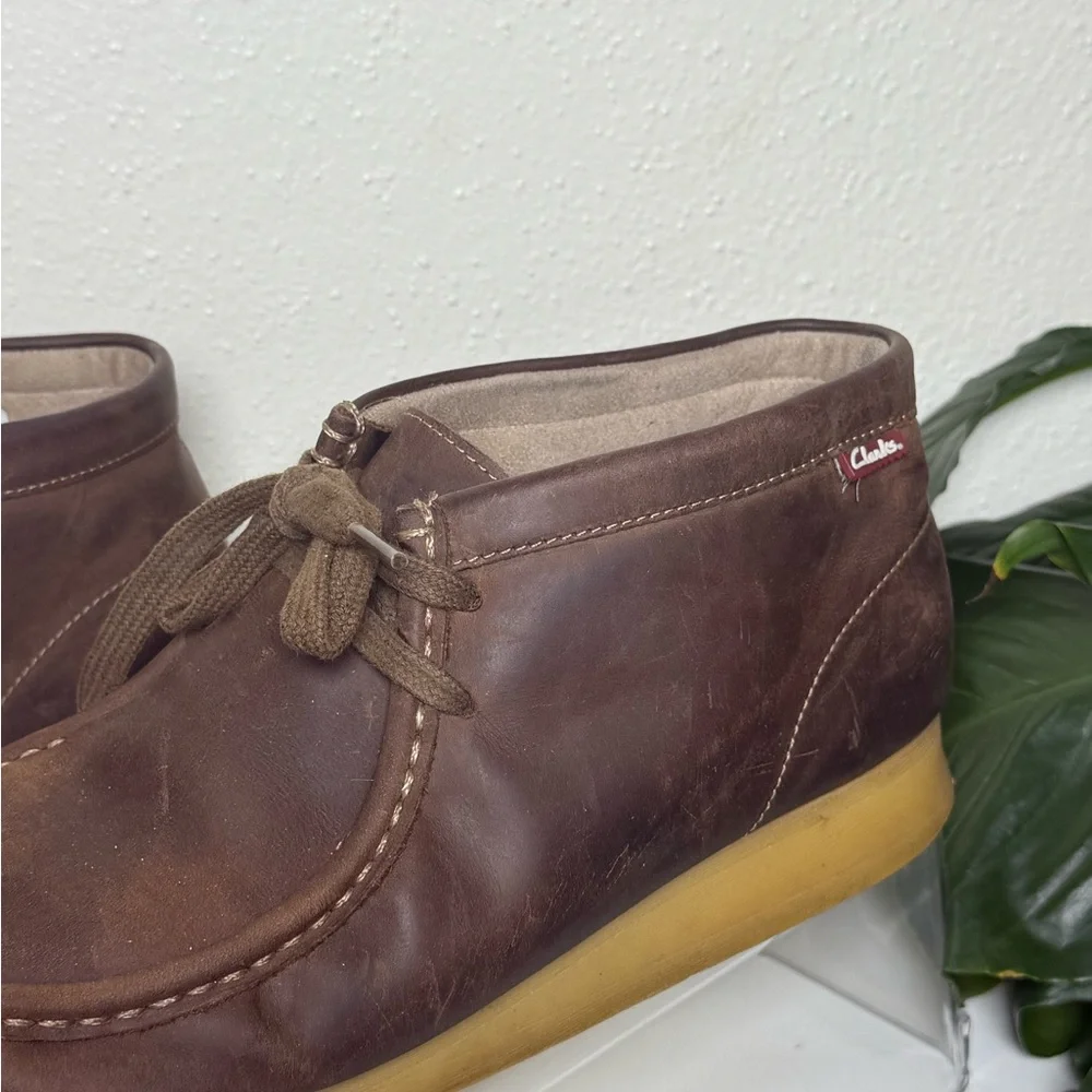 Clarks Men's Brown Chukka Boots - Picture 6 of 8